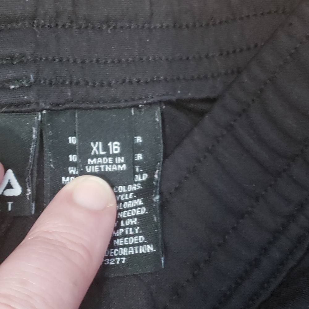 FILA Black shorts - Picture 3 of 4